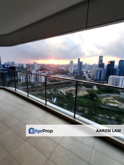 Walking distance to Midvalley Mall, Very nice view , Kuala Lumpur, Seputeh