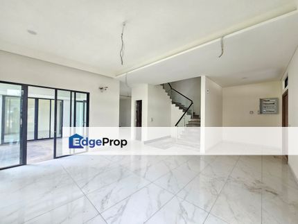 Spacious Corner Lot with Modern Features, Kuala Lumpur, Kuchai Lama