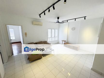 Situated in a convenient location, close to all local amenities, Selangor, Petaling Jaya