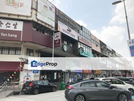 Situated in a convenient location, close to all local amenities, Selangor, Petaling Jaya