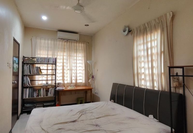 Lorong Suria Aman 10