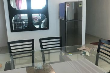 De Landmark Apartment (Seri Emas)