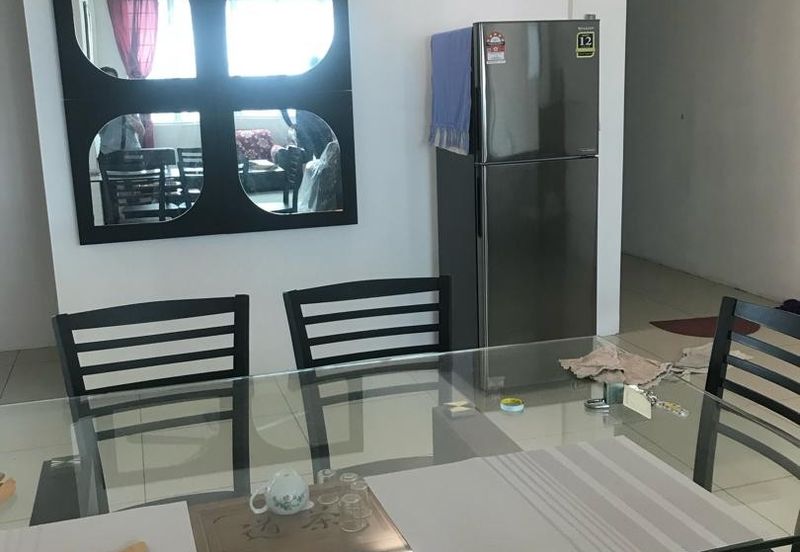 De Landmark Apartment (Seri Emas)