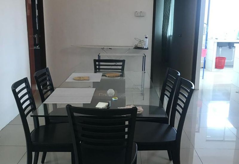 De Landmark Apartment (Seri Emas)