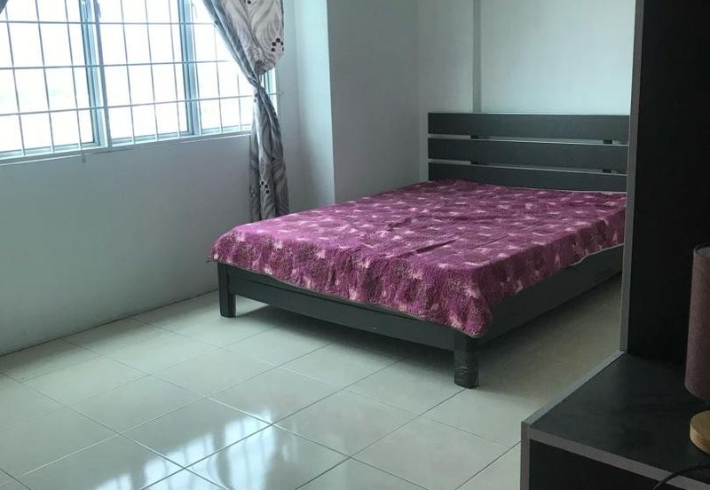 De Landmark Apartment (Seri Emas)