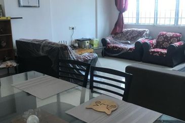 De Landmark Apartment (Seri Emas)