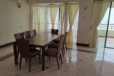 Silverton Condominium (Menara Perak)