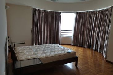 Silverton Condominium (Menara Perak)