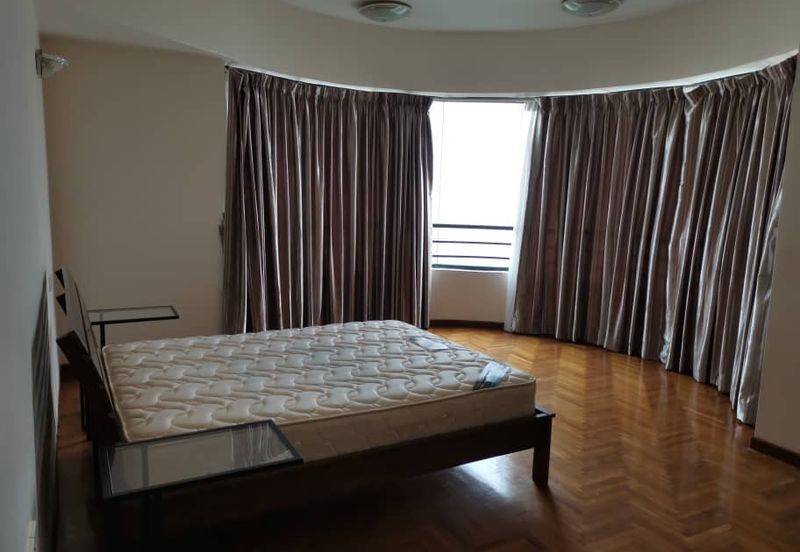 Silverton Condominium (Menara Perak)