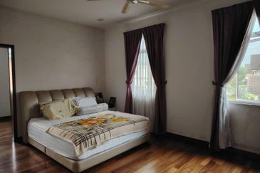 Dedaun, Bandar Cassia