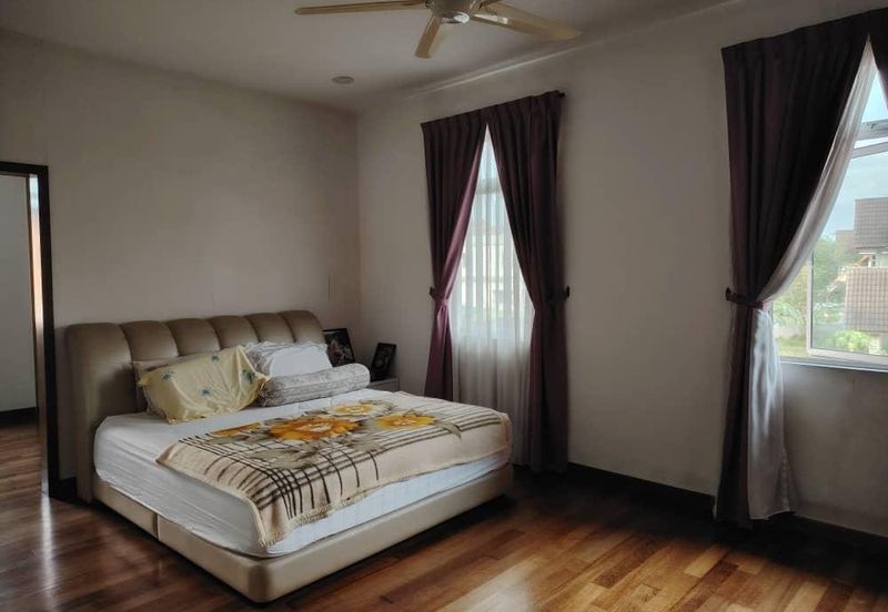 Dedaun, Bandar Cassia