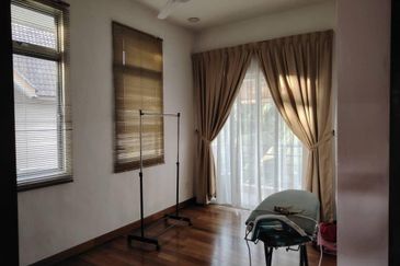 Dedaun, Bandar Cassia