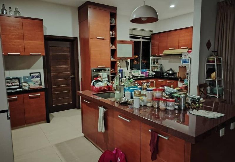 Dedaun, Bandar Cassia