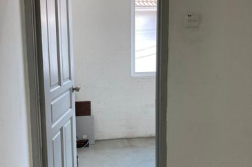 Pusat Perniagaan Jalan Raja Uda