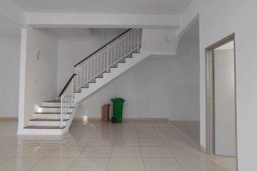 Aston Park East (Taman Aston)