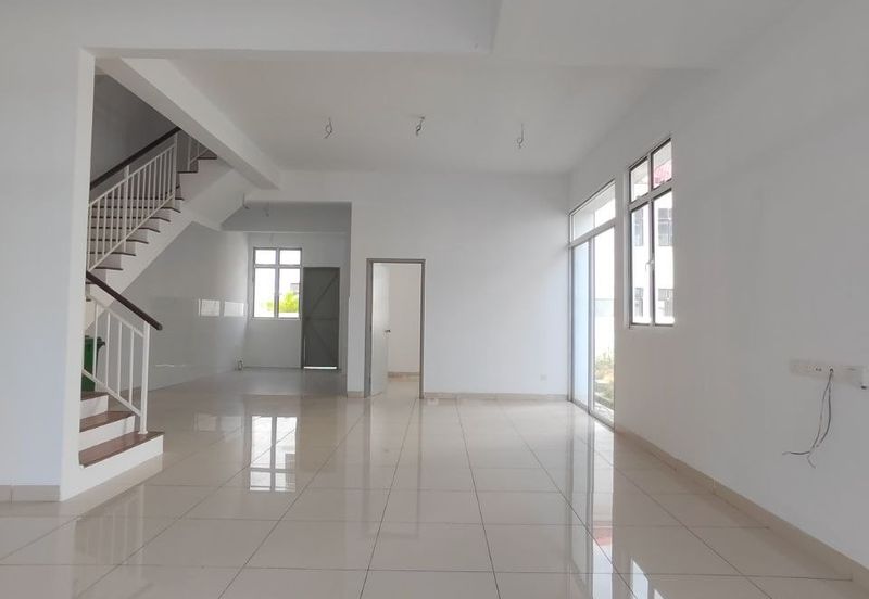 Aston Park East (Taman Aston)