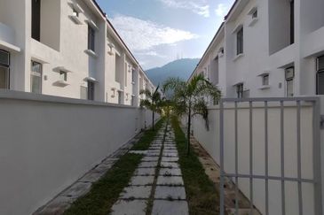 Aston Park East (Taman Aston)