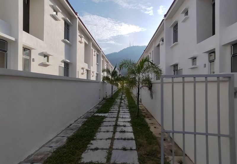 Aston Park East (Taman Aston)