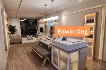 1000sqft unit with Partial Furnish at Batu Kawan for Sale