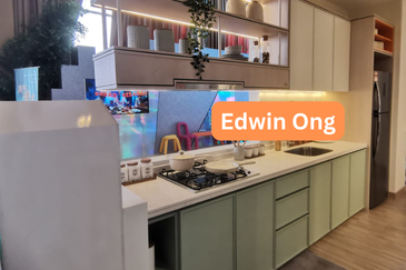 1000sqft unit with Partial Furnish at Batu Kawan for Sale