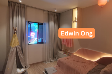 1000sqft unit with Partial Furnish at Batu Kawan for Sale