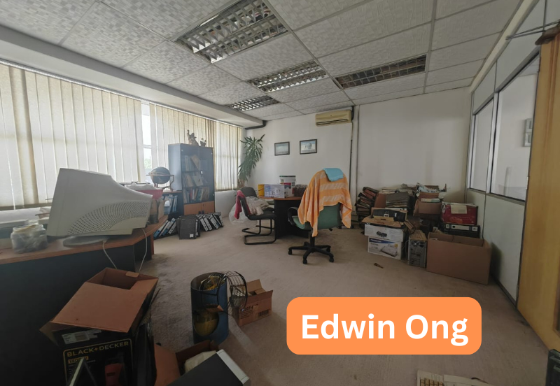 Jalan Permatang Damar Laut