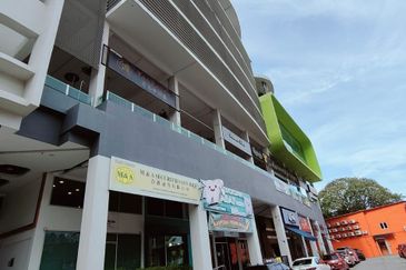 ANSON CUBE GROUND FLOOR WITH MEZANINE GEORGETOWN GOOD FOR INVESTMENT