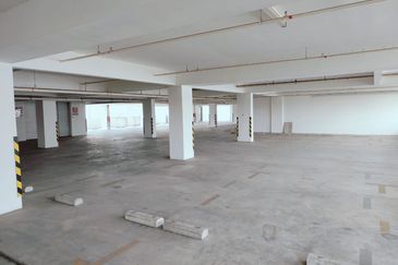 ANSON CUBE GROUND FLOOR WITH MEZANINE GEORGETOWN GOOD FOR INVESTMENT