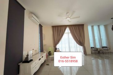 Worth Buy Semi-Detached House Renovated Unit @ Taman Vila Indah