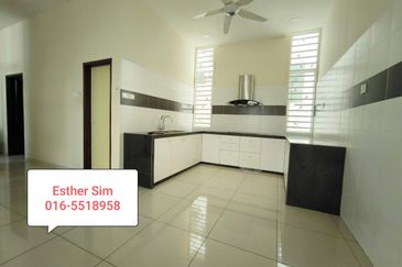 Worth Buy Semi-Detached House Renovated Unit @ Taman Vila Indah