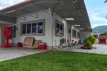 Big Land Single Storey Corner Semid  @ Taman Jelutong ,Penang