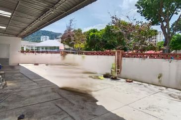 Big Land Single Storey Corner Semid  @ Taman Jelutong ,Penang