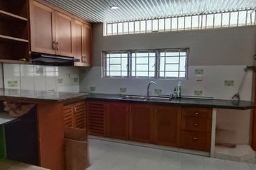 Big Land Single Storey Corner Semid  @ Taman Jelutong ,Penang