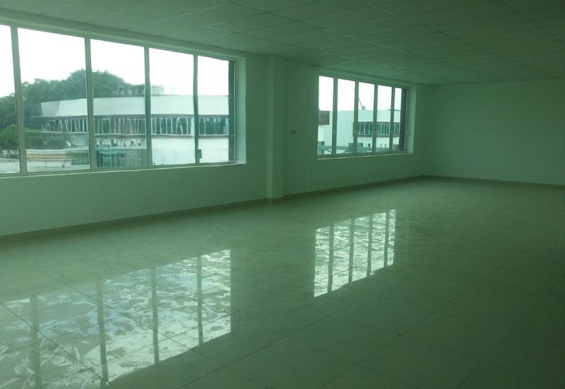 Big Space Container Parking Warehouse/Factory In Bukit Minyk Industry For Rent