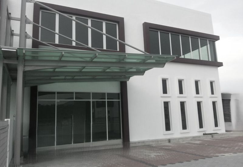 Big Space Container Parking Warehouse/Factory In Bukit Minyk Industry For Rent