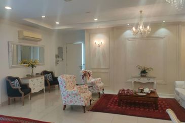 Fully Renovated /Furnished 3 Storey Corner @ Casa Lagenda Mutiara, Tanjung Bungah (Worth buy for retired home)