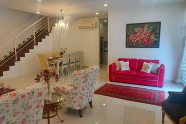 Fully Renovated /Furnished 3 Storey Corner @ Casa Lagenda Mutiara, Tanjung Bungah (Worth buy for retired home)