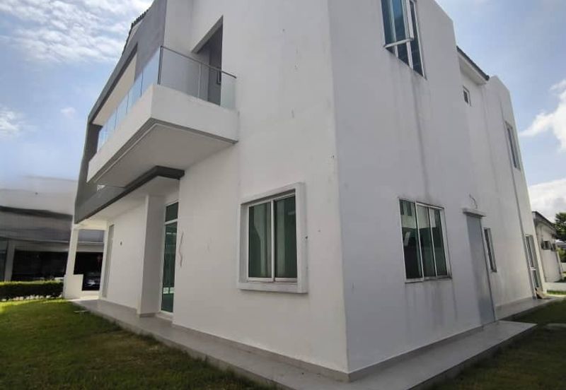 Gated and Guarded Spacious 2 storey Bungalow House  For Sale @ Bukit Mertajam