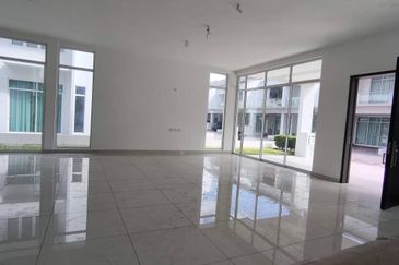 Gated and Guarded Spacious 2 storey Bungalow House  For Sale @ Bukit Mertajam