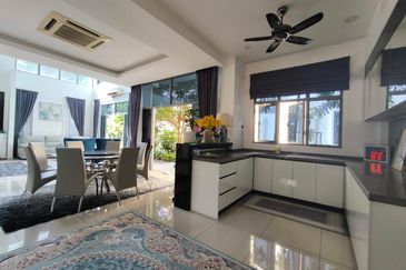 3 Storey Bungalow House with Tasteful Design @ Bukit Tengah