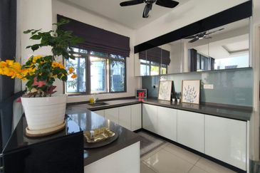 3 Storey Bungalow House with Tasteful Design @ Bukit Tengah