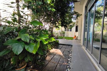 3 Storey Bungalow House with Tasteful Design @ Bukit Tengah