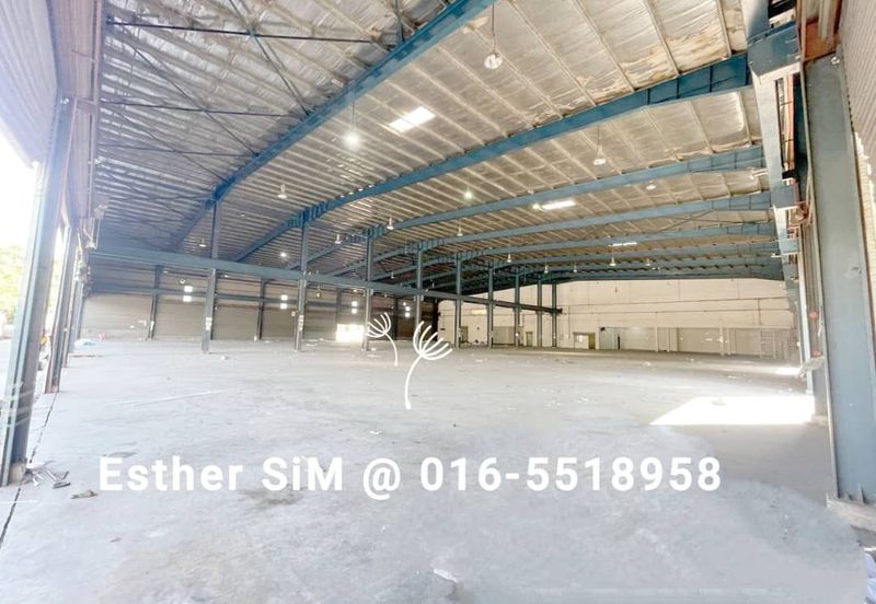 Detached Warehouse/Factory in Butterworth.