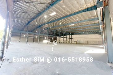 Detached Warehouse/Factory in Butterworth.