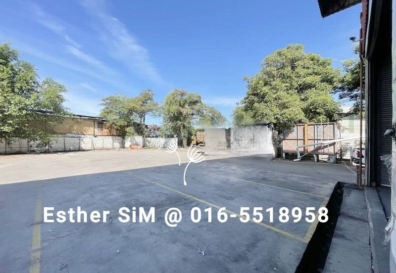 Detached Warehouse/Factory in Butterworth.