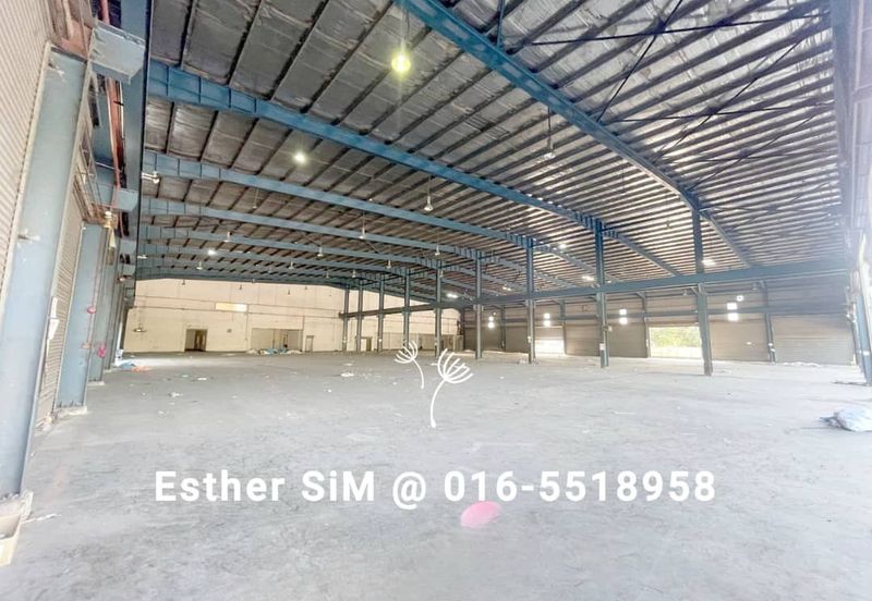 Detached Warehouse/Factory in Butterworth.