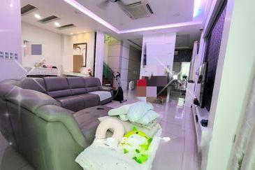 Fully renovated Bungalow House in Bukit Mertajam near Iconcity, Highway, Penang Bridge and Industry.