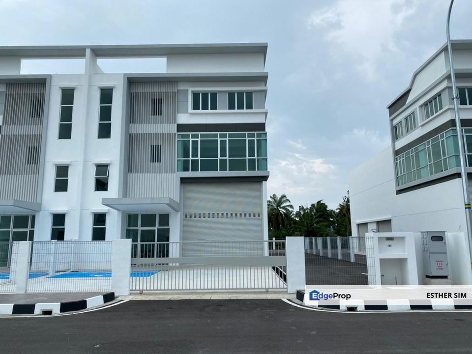 Freehold Semi-D Factory/Warehouse in Golden Gate ,Batu Kawan.Near Highway, Penang bridge, Industry, Penang, Sungai Jawi