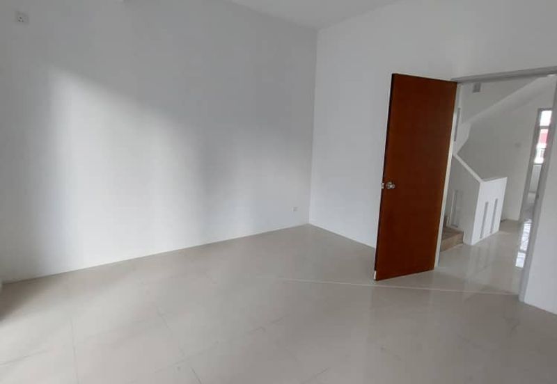 Worth Buy Brand new gated/guarded 3 Storey Corner House @ Raja Uda, near schools,banks,hawker foods center. 
