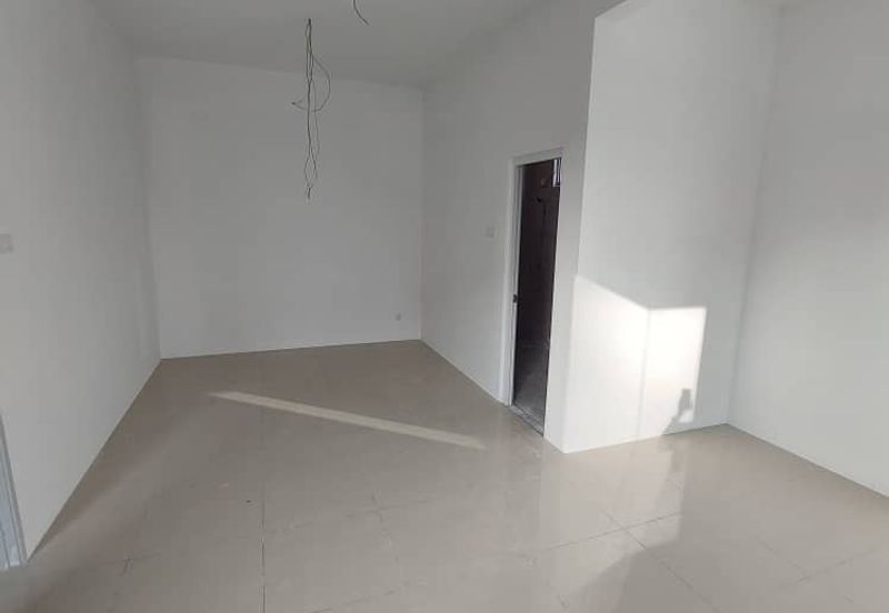 Worth Buy Brand new gated/guarded 3 Storey Corner House @ Raja Uda, near schools,banks,hawker foods center. 